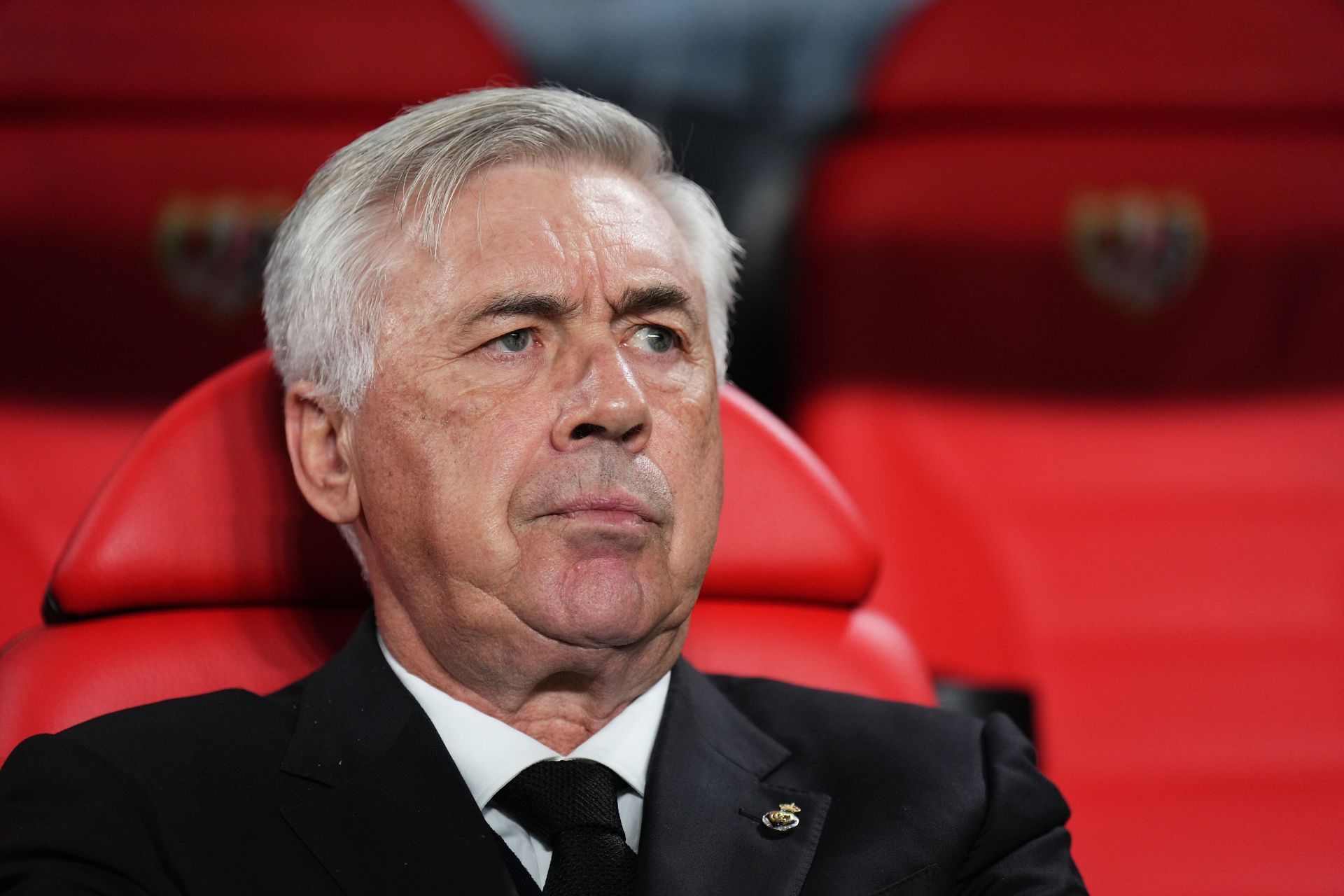 Carlo Ancelotti looks on during the La Liga match between Rayo Vallecano and Real Madrid.