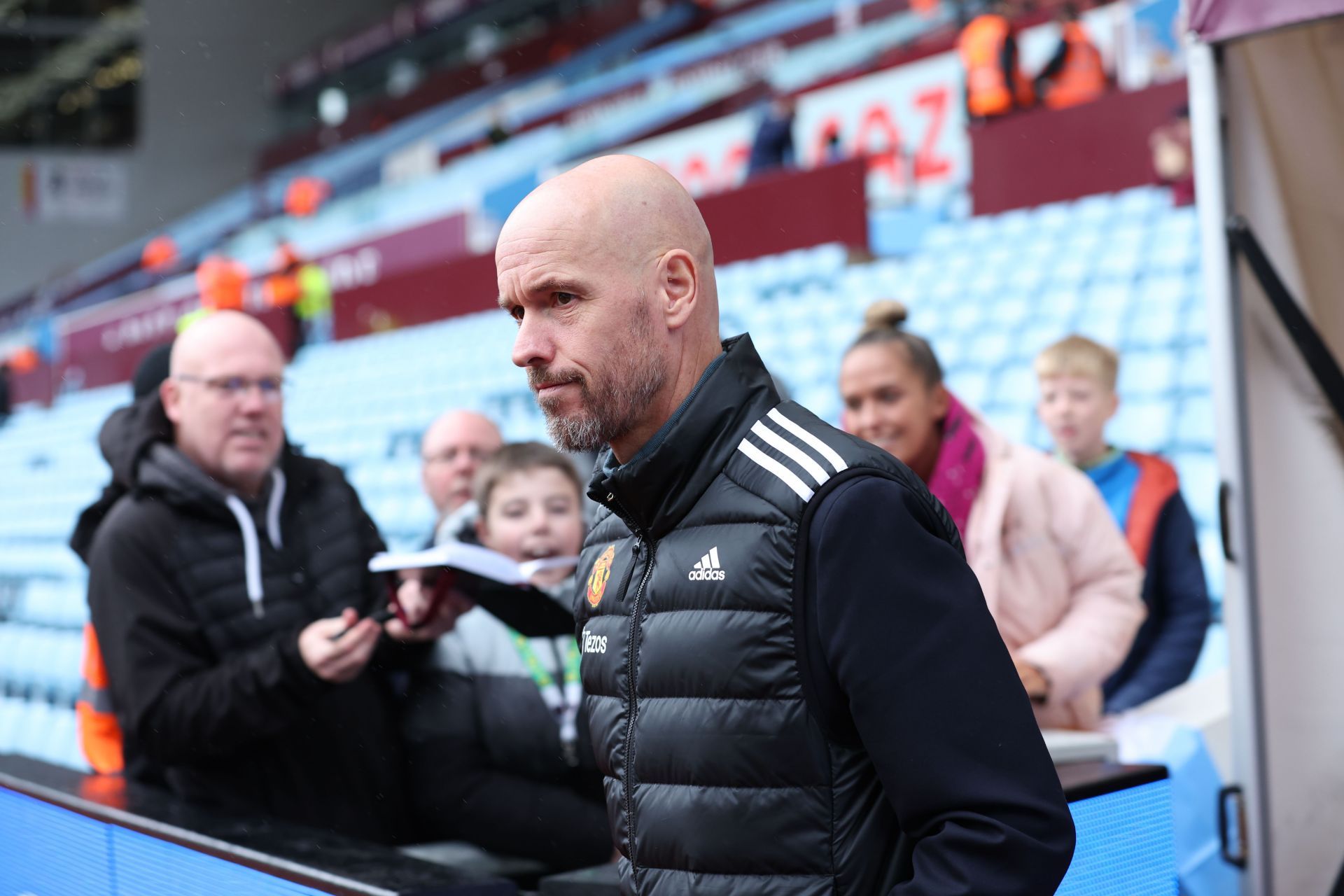 Aston Villa v Manchester United - Premier League