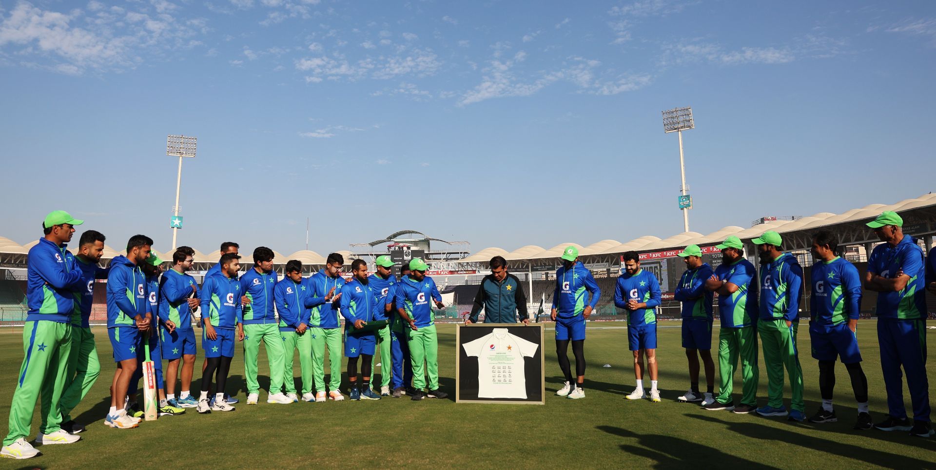 Pakistan v England - Third Test Match: Day Three