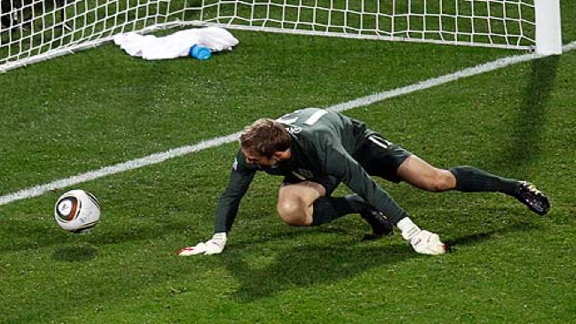 England goalkeeper Rob Green making an error vs the USA