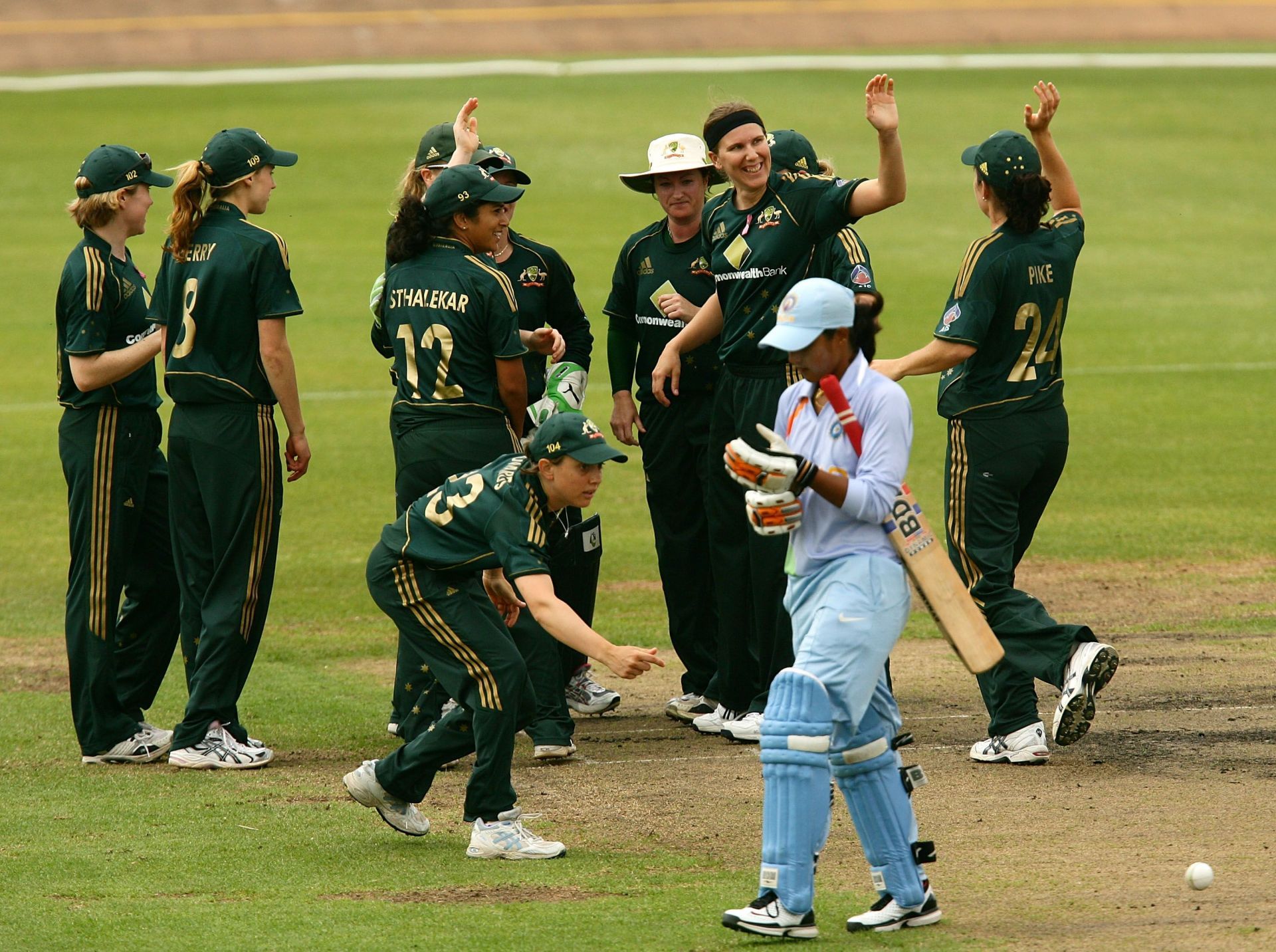 Emma Sampson (C) of Australia celebrates with teammates after taking the wicket of India during the Women's Twenty20 International on October 28, 2008, in Sydney, Australia. (Photo by: Getty Images)