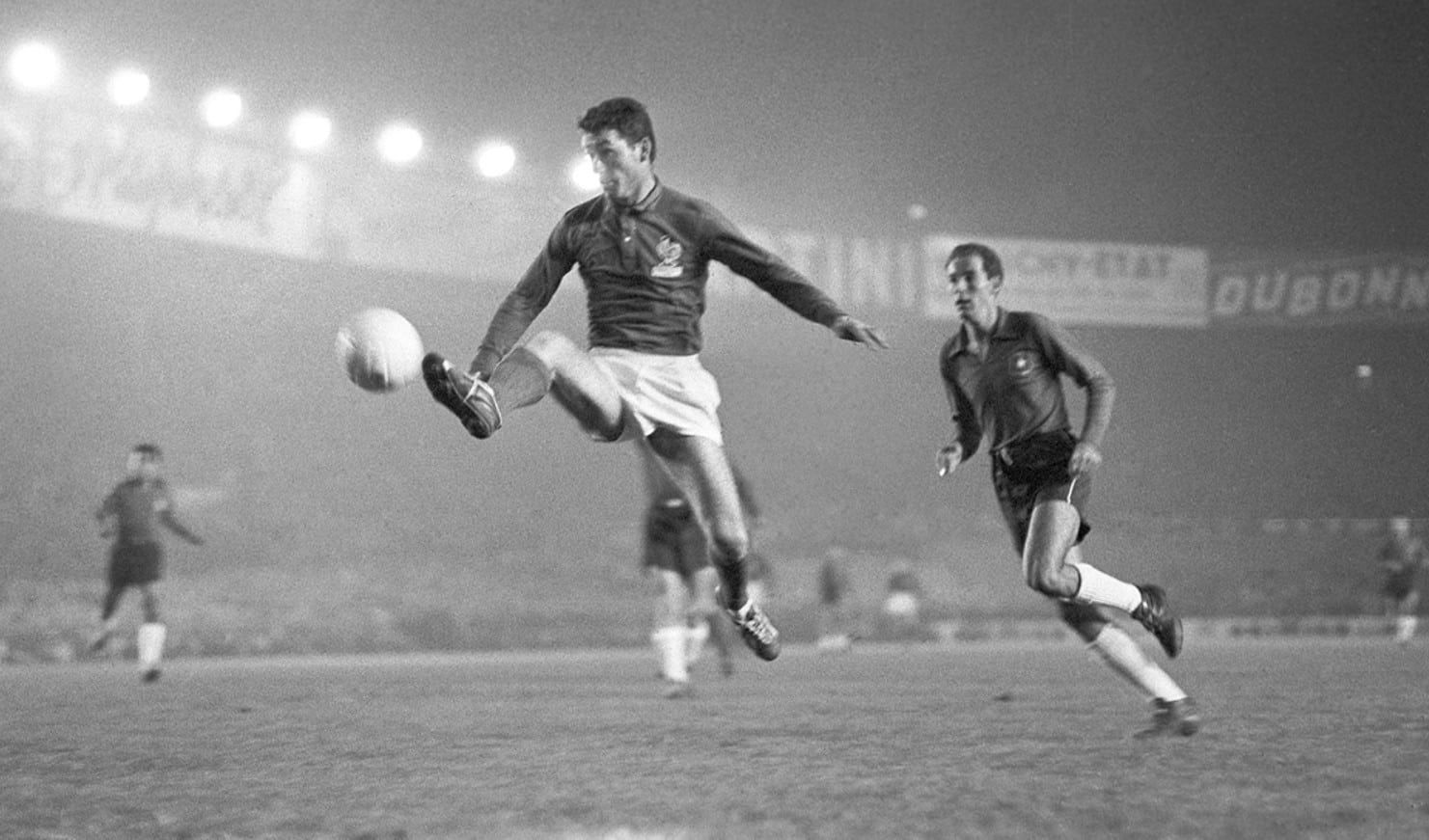 Just Fontaine in action for France
