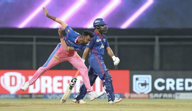 Jaydev Unadkat bowling for Rajasthan Royals.