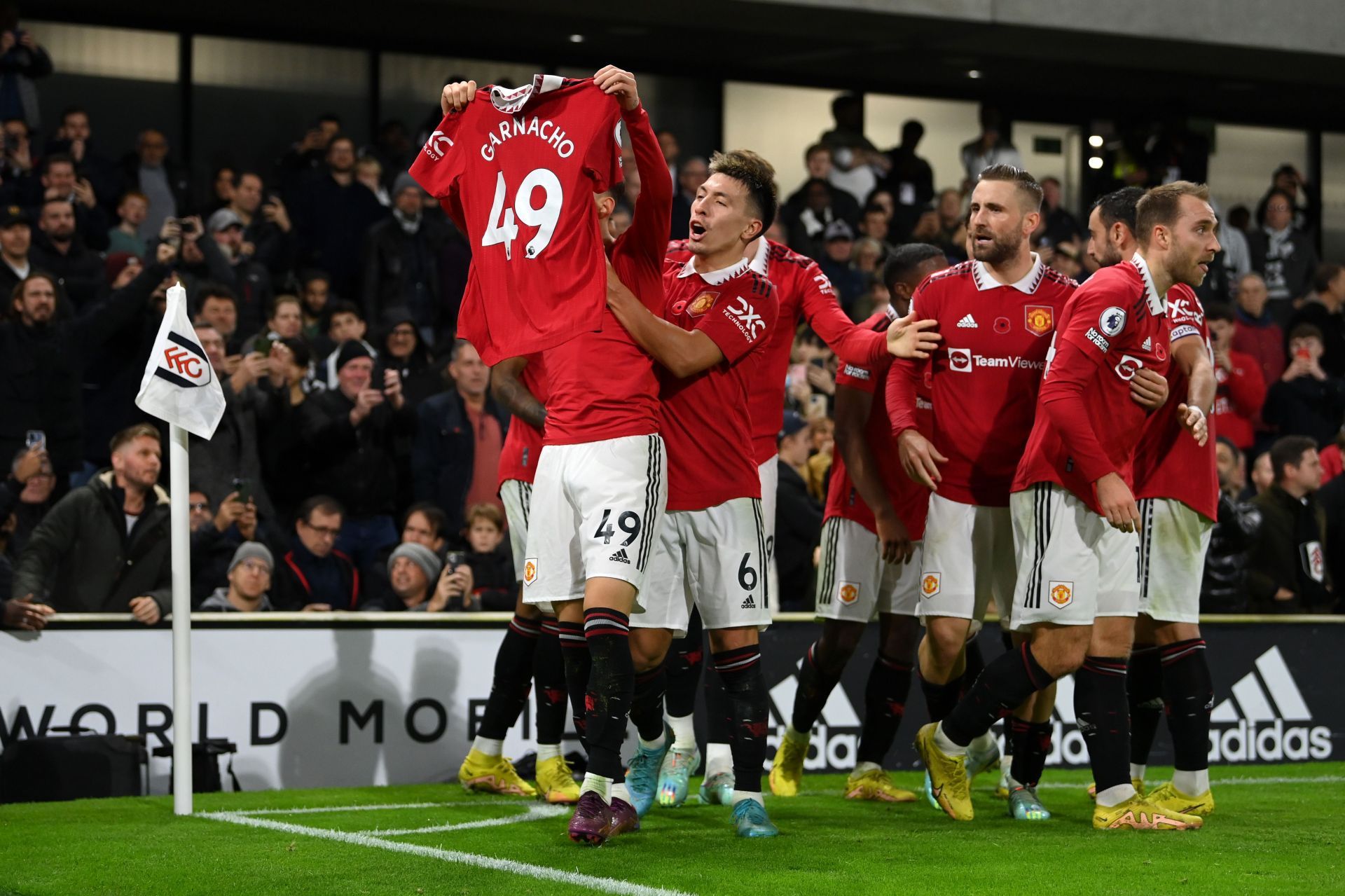 Fulham FC v Manchester United - Premier League