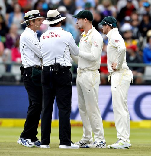 Cameron Bancroft and Steve Smith. (Credits: Getty)