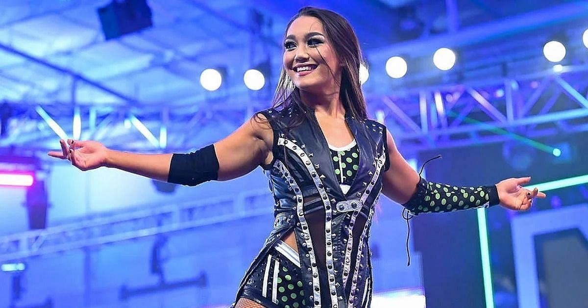 What ethnicity is WWE star Roxanne Perez?