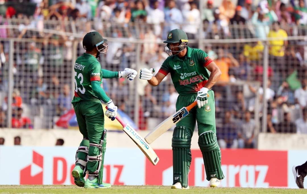 Mehidy Hasan Miraz and Mahmudullah's partnership helped Bangladesh win the second ODI. [P/C: Bangladesh Cricket]