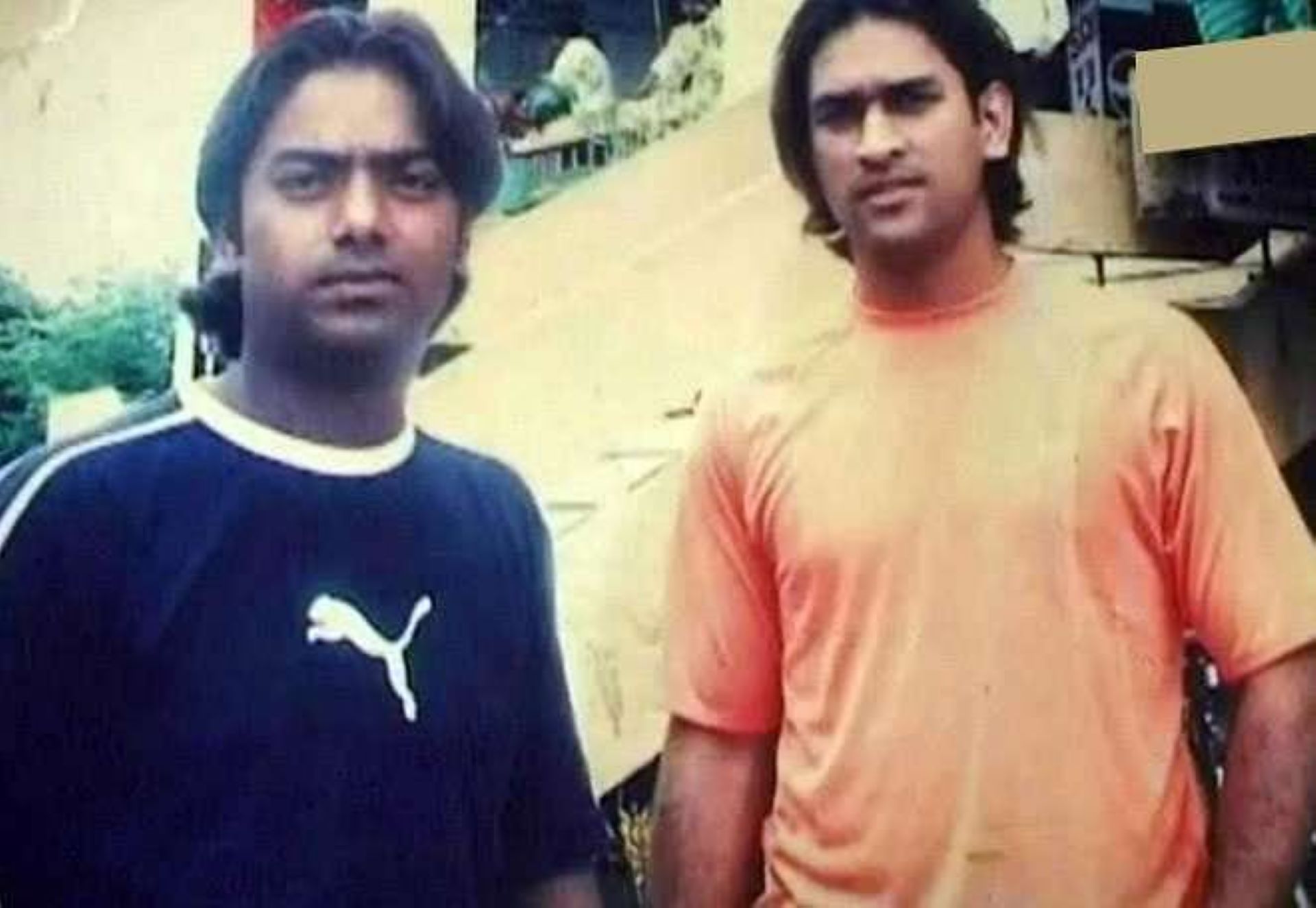 MS. Dhoni's late friend Santosh Lal had taught him his signature 'Helicopter Shot'.