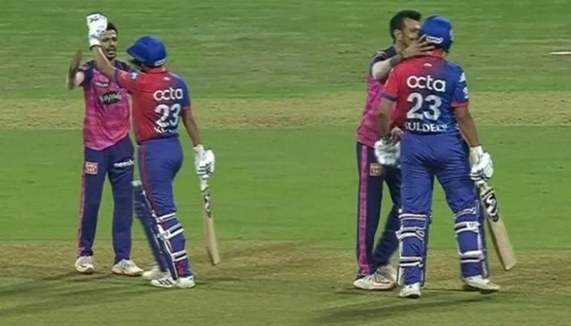 Kuldeep Yadav and Yuzvendra Chahal &lsquo;interact&rsquo; admits the no-ball controversy.