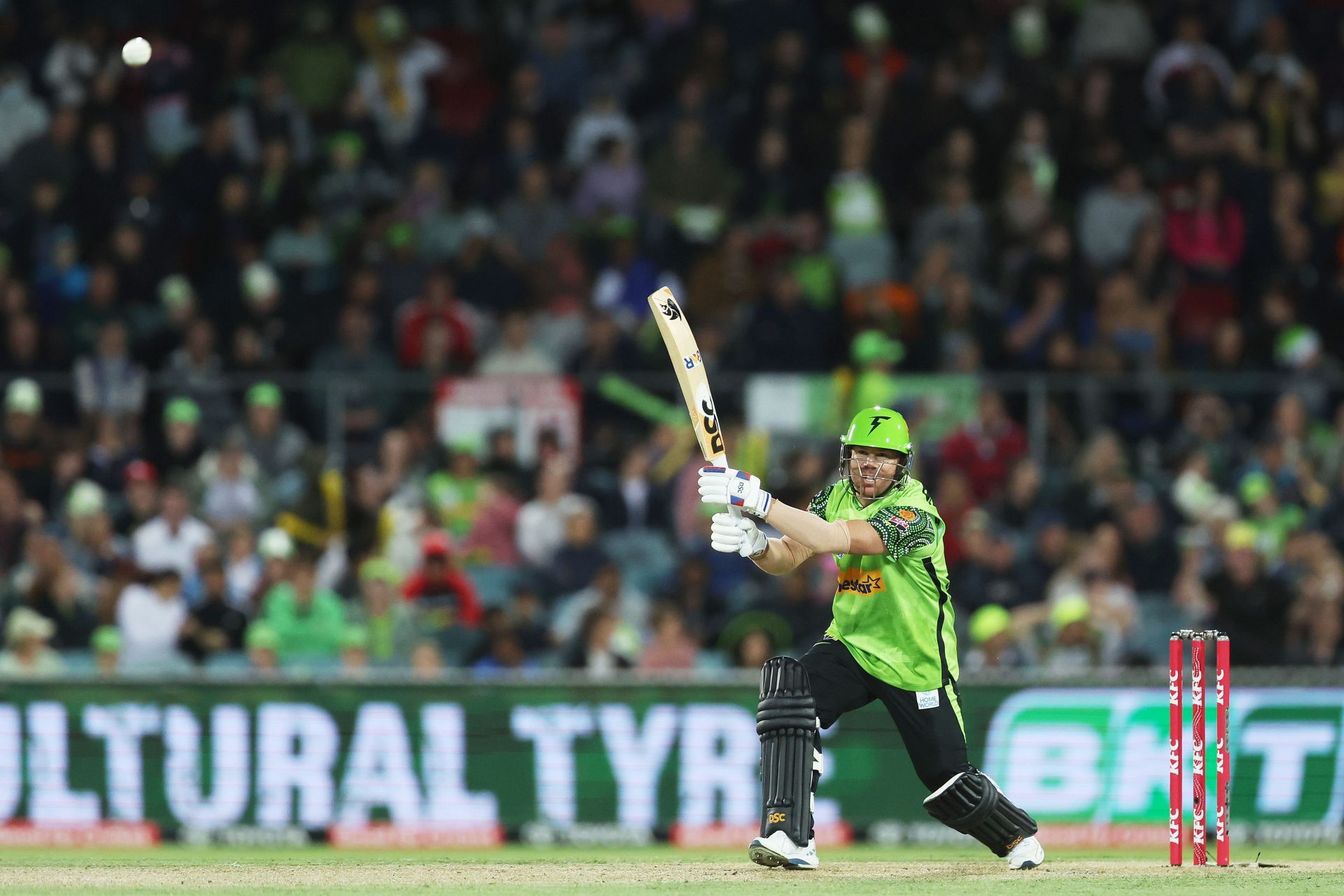 BBL - Sydney Thunder v Melbourne Renegades