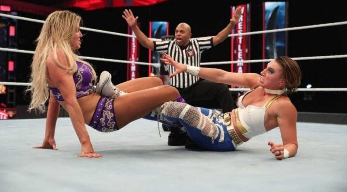 Charlotte Flair forced Rhea Ripley to tap out at WrestleMania 36