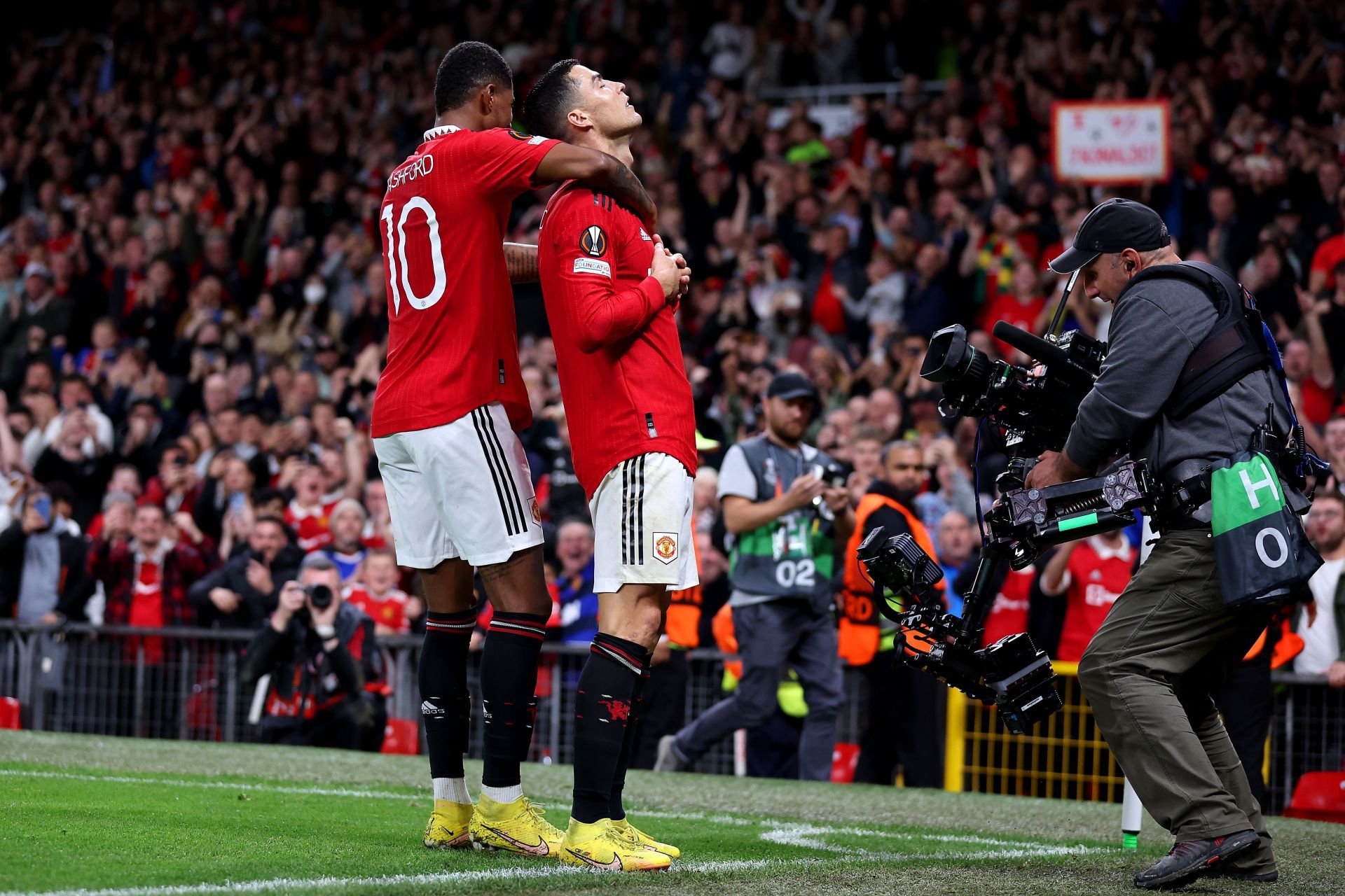 Marcus Rashford has sent Cristiano Ronaldo (right) a fond farewell message.