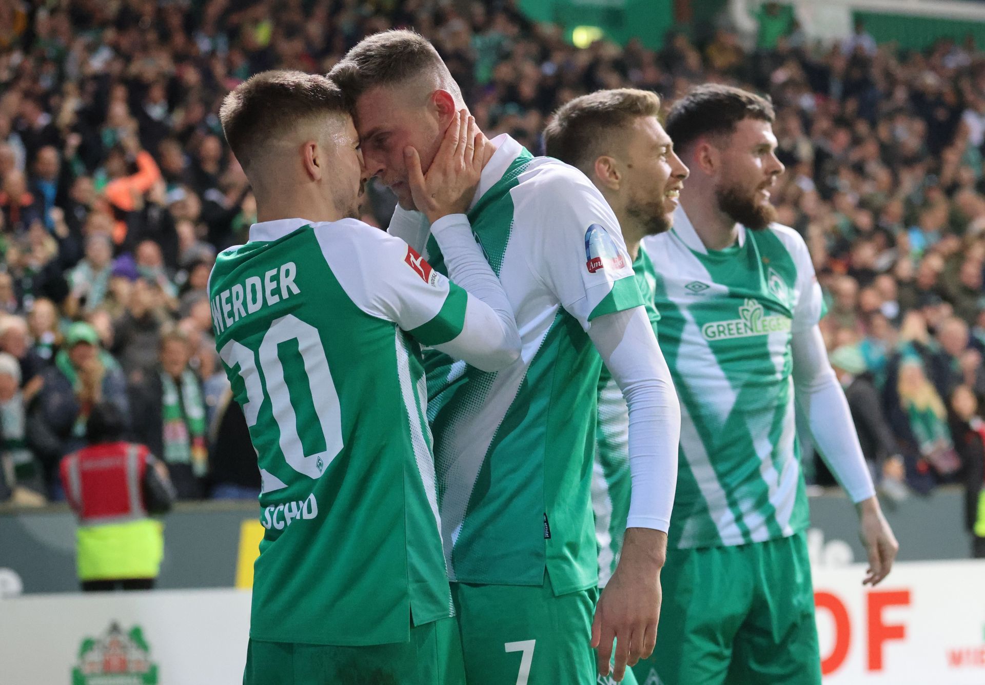 SV Werder Bremen v FC Schalke 04 - Bundesliga