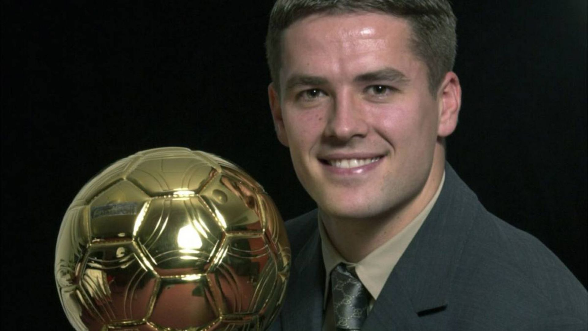 Michael Owen with the Ballon d'Or in 2001.