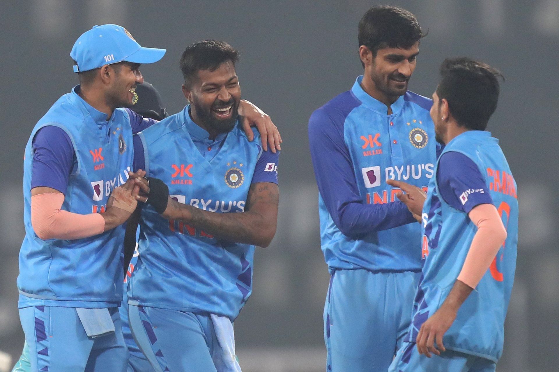 Hardik Pandya (middle) celebrates a wicket. (Credits: Twitter)