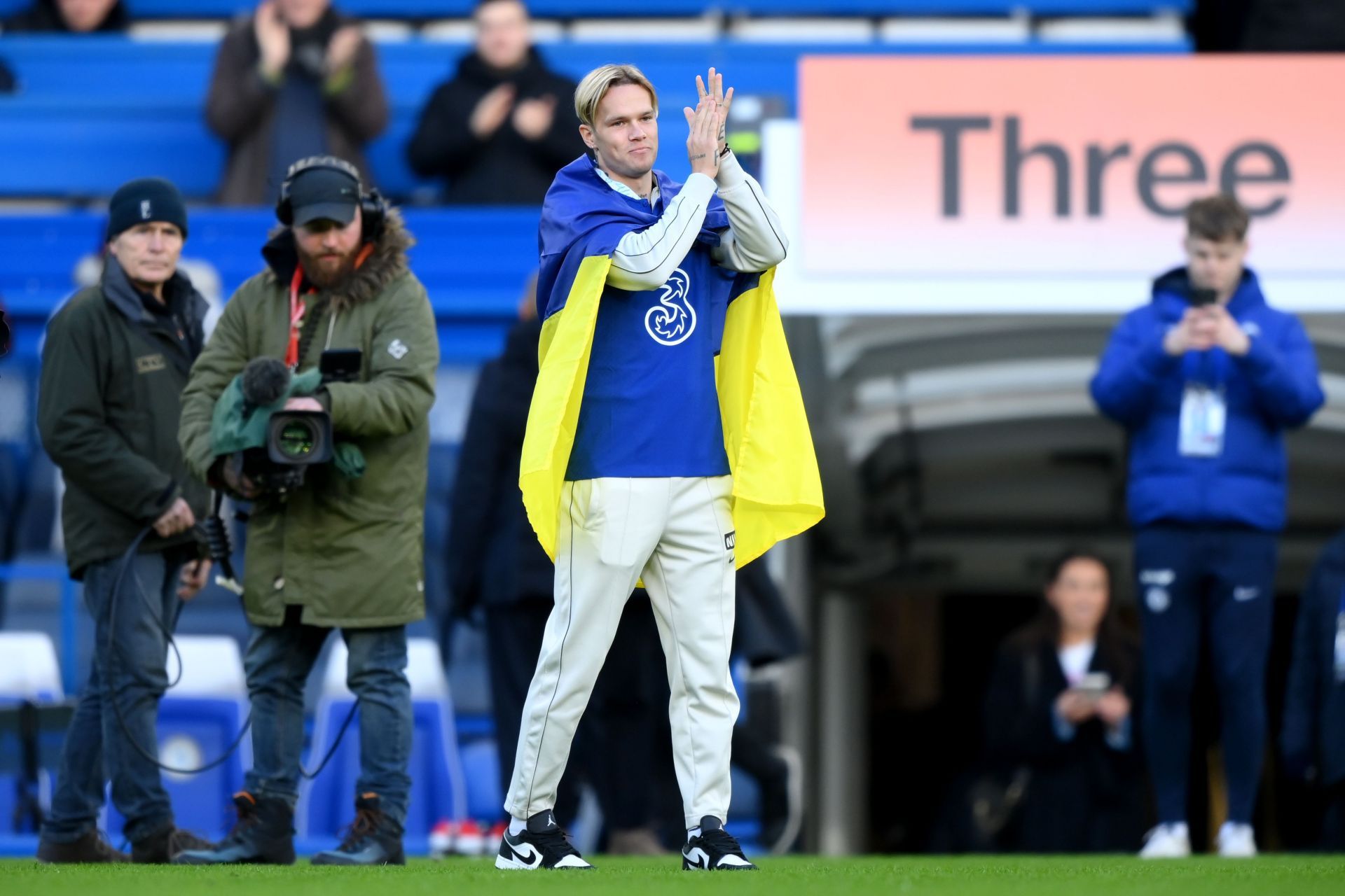 Mykhaylo Mudryk has been presented to fans at Stamford Bridge.