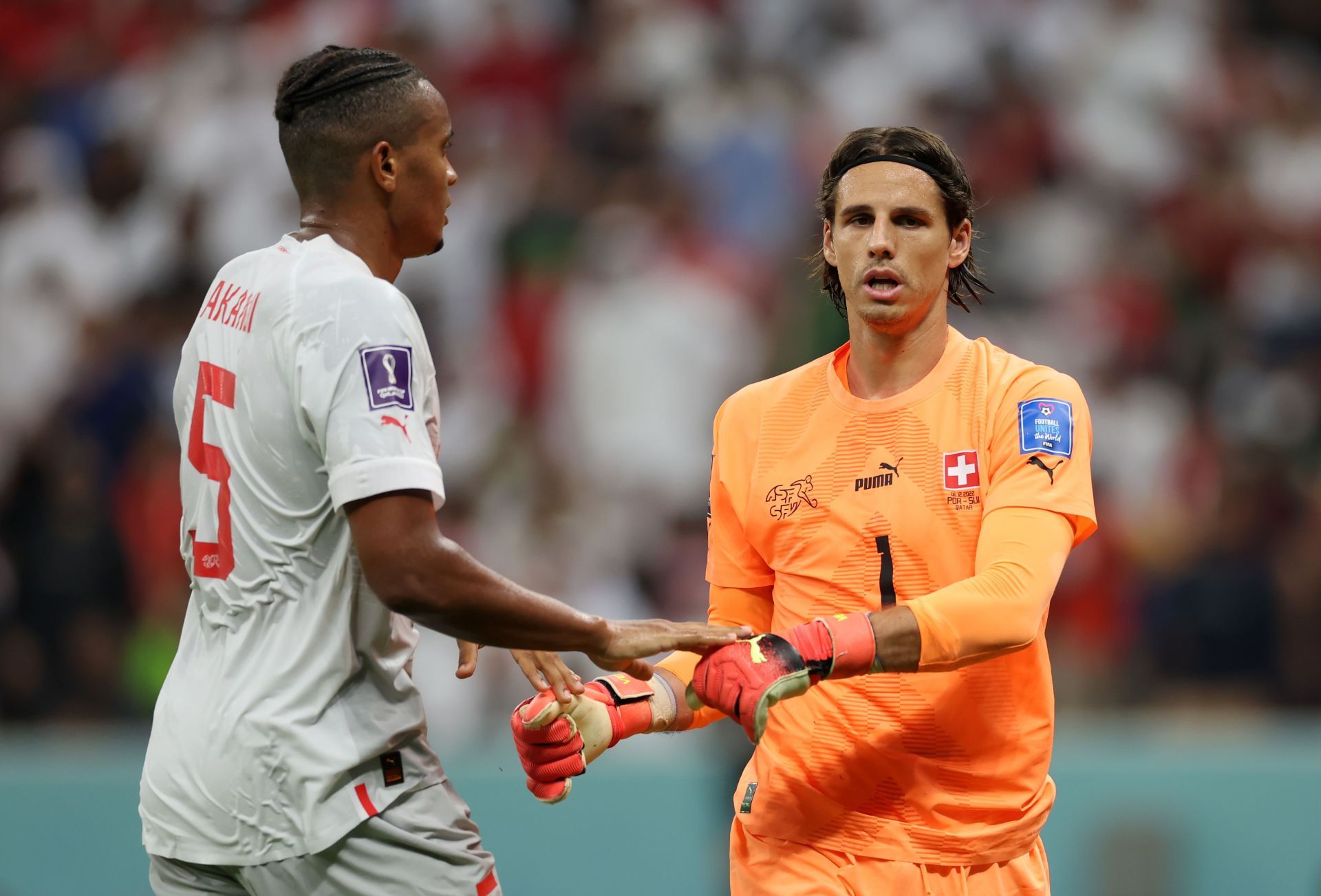 Yann Sommer (right) has been impressive in the Bundesliga recently.