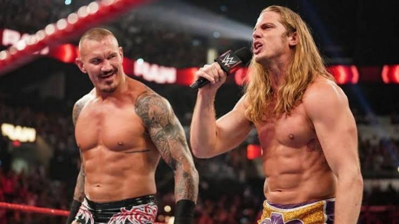 WWE सुपरस्टार्स मैट रिडल और रैंडी ऑर्टन 