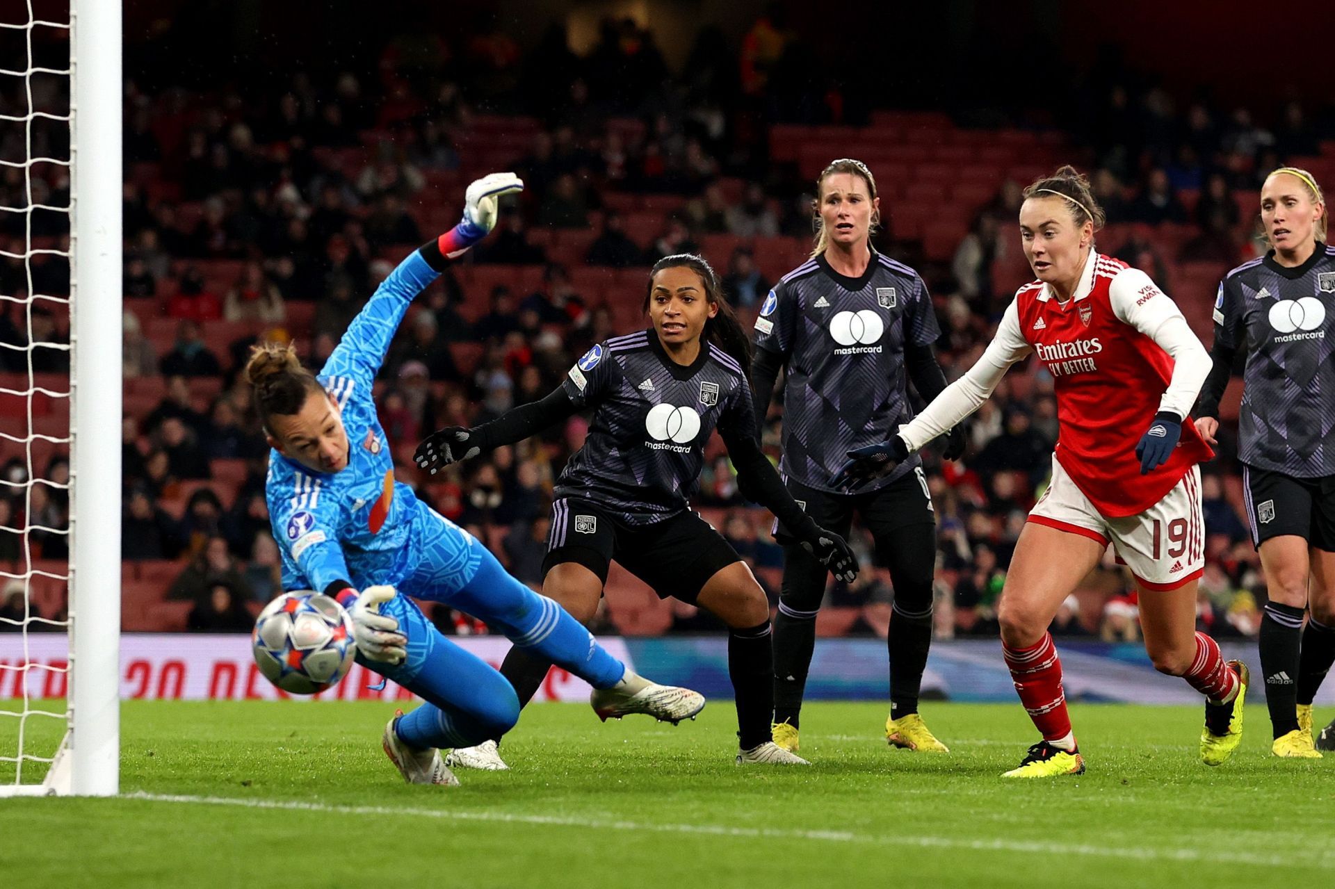 Arsenal v Olympique Lyonnais: Group C - UEFA Women's Champions League