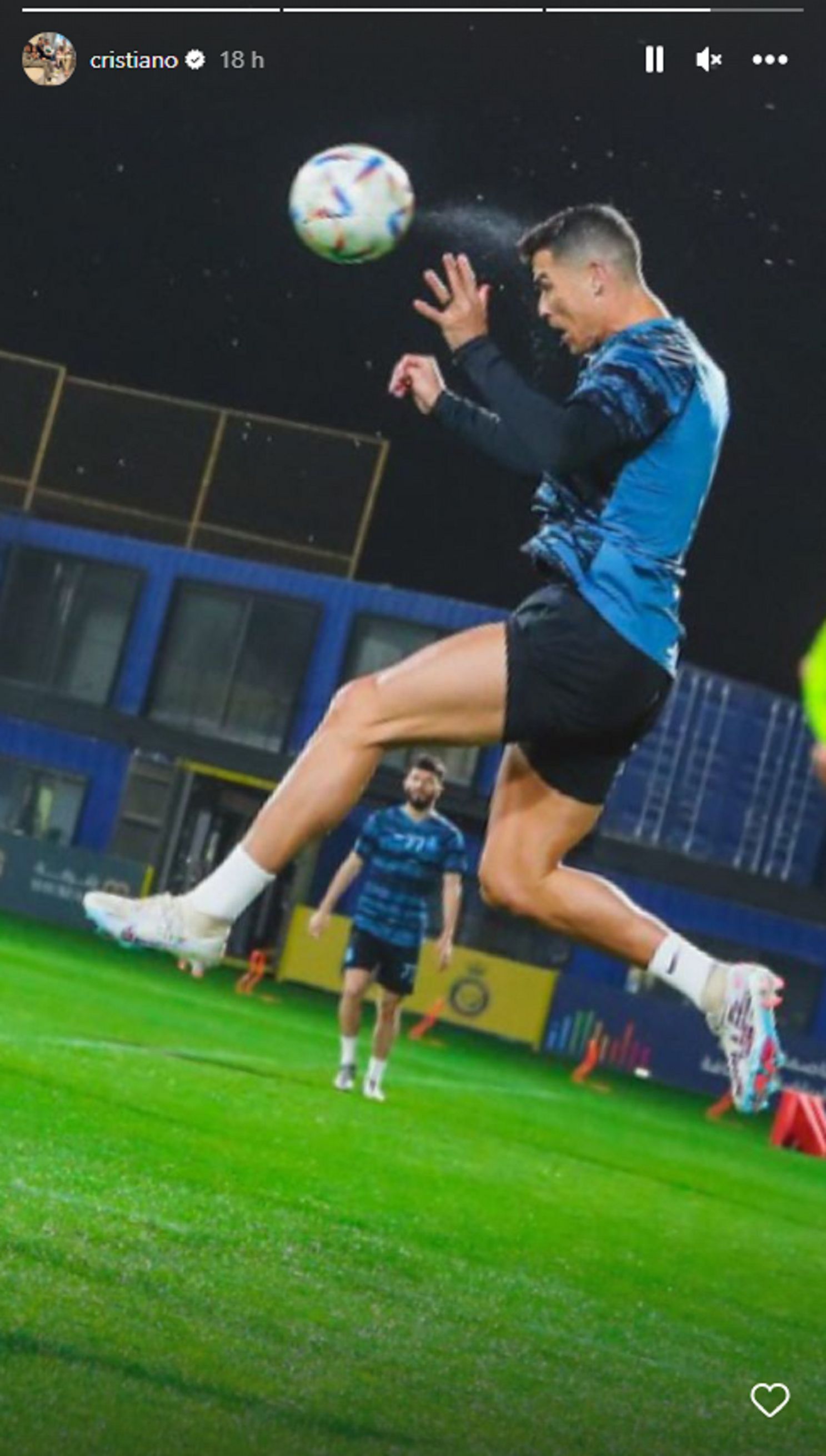 Cristiano Ronaldo trains his legs (via TalkSport)