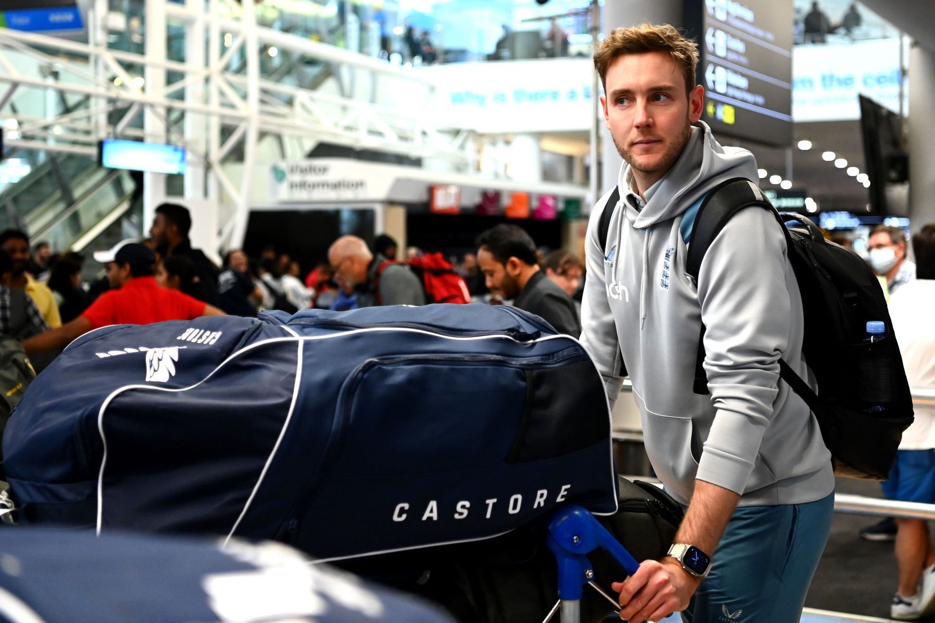 England Test Squad Arrives In New Zealand