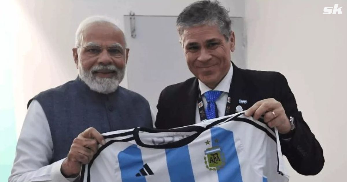 Modi received Lionel Messi shirt