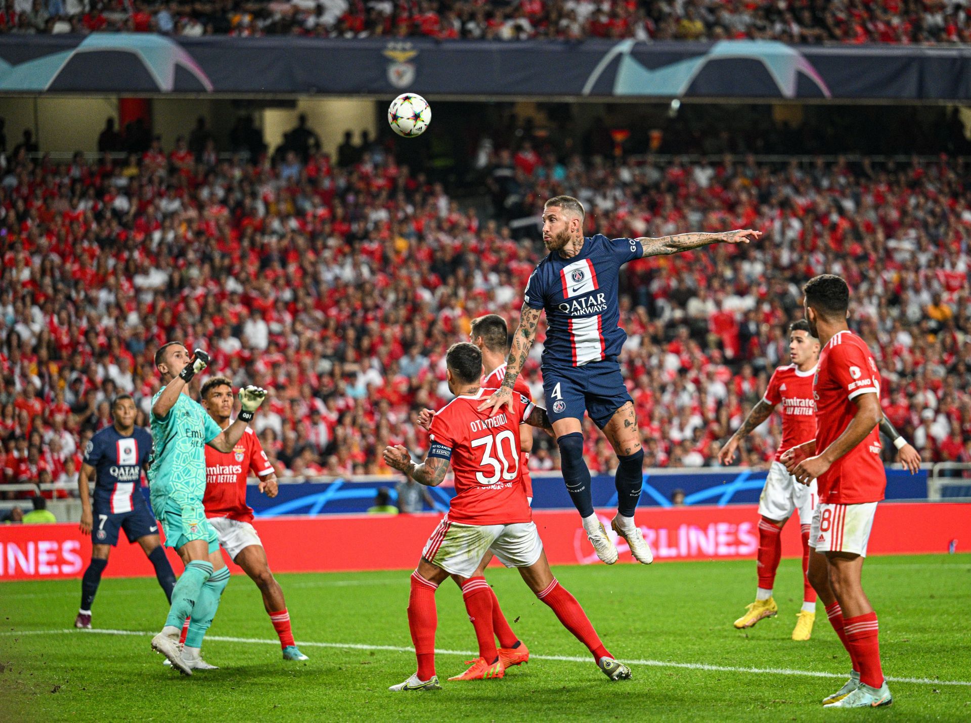 SL Benfica v Paris Saint-Germain: Group H - UEFA Champions League