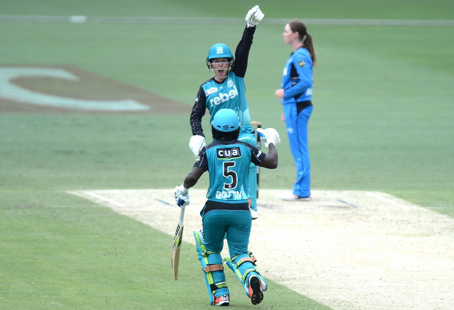 WBBL - Strikers v Heat