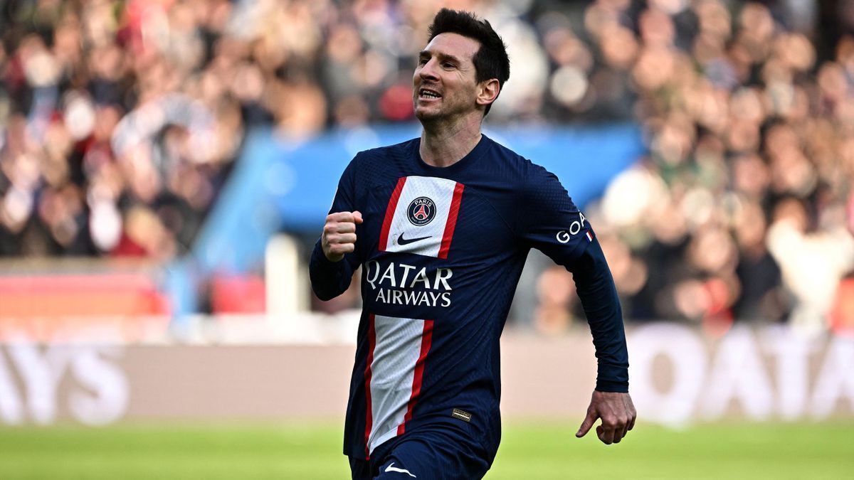 Lionel Messi in action for Paris Saint-Germain against LOSC Lille.