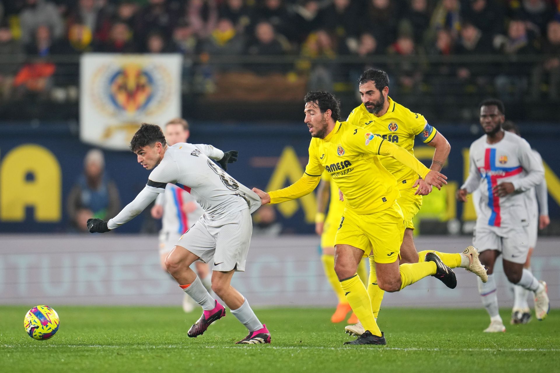 Villarreal CF v FC Barcelona - LaLiga Santander