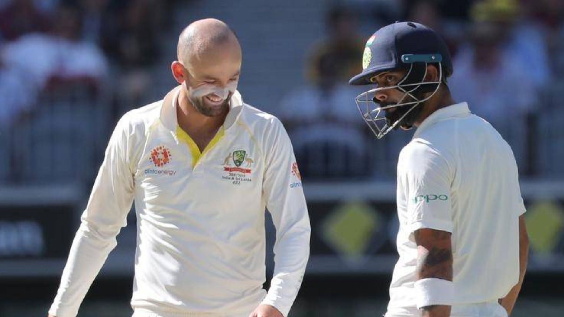 Nathan Lyon (L) and Virat Kohli (P.C.:Twitter)