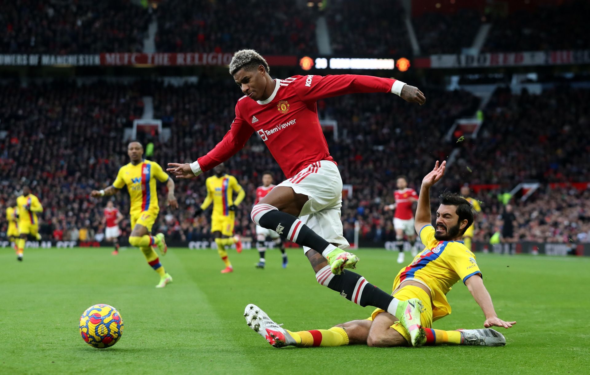 Manchester United v Crystal Palace - Premier League