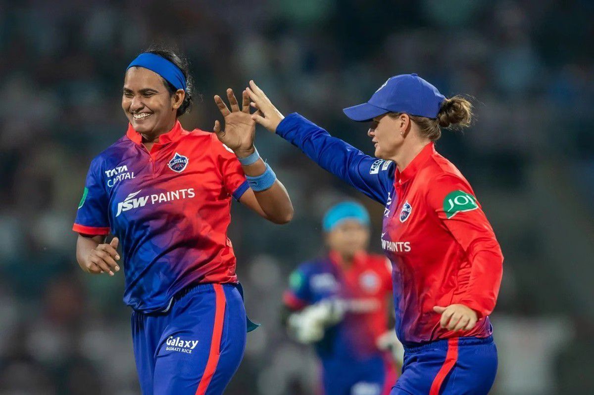 Shikha Pandey celebrating with her DC teammates [WPLT20]