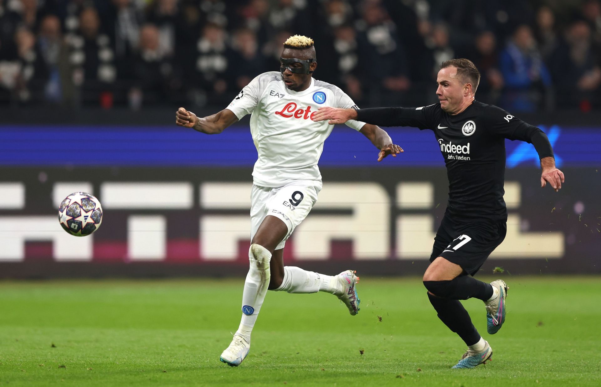 Eintracht Frankfurt v SSC Napoli: Round of 16 Leg One - UEFA Champions League