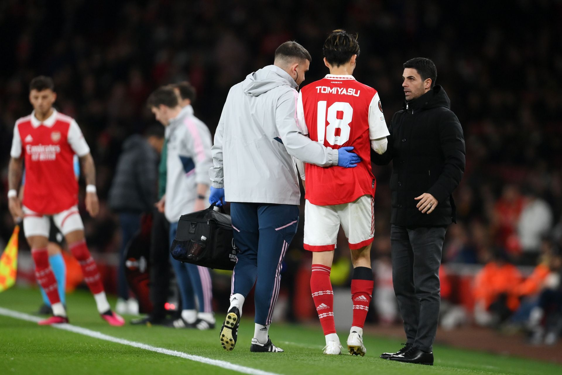 Tomiyasu goes off injured vs Sporting.