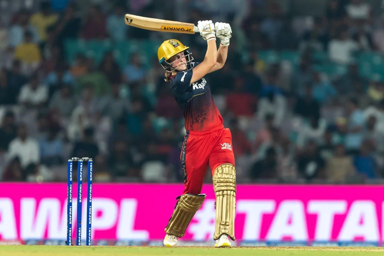 Ellyse Perry in action for RCB [WPLT20]