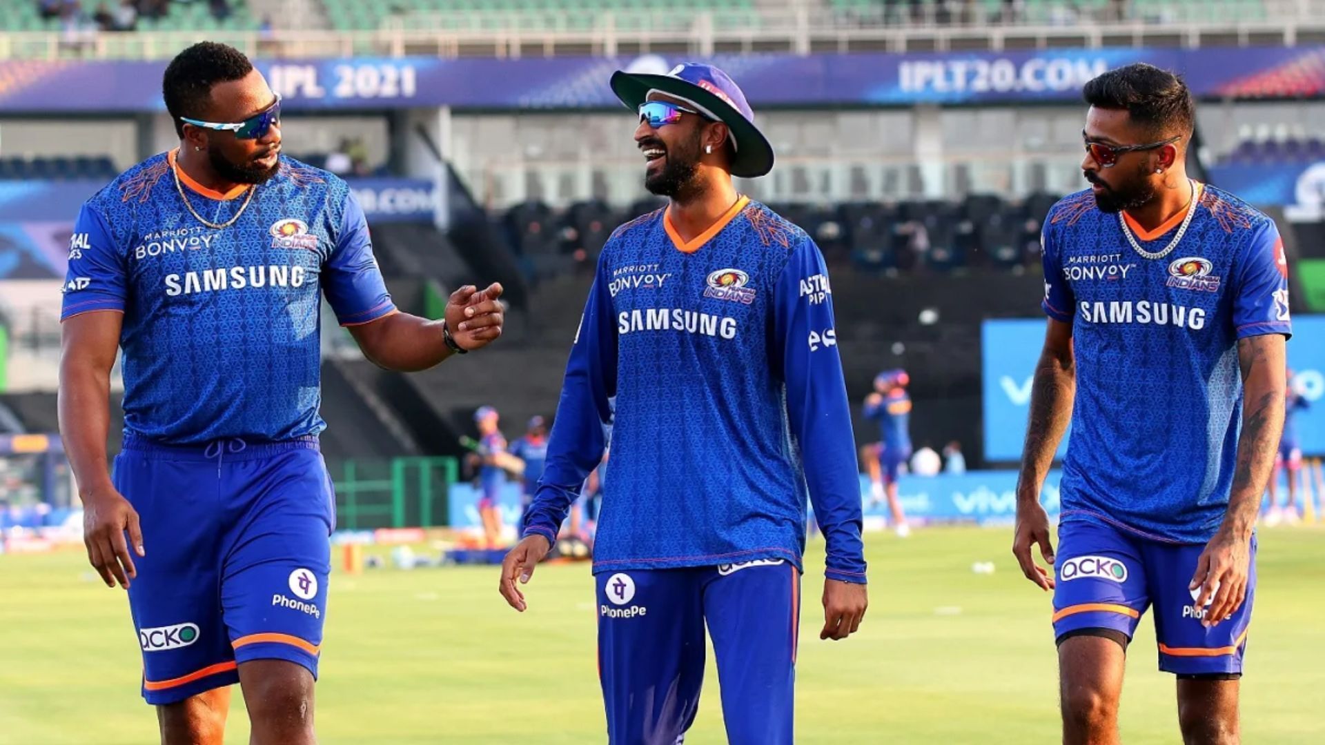 Kieron Pollard(left) will be the batting coach of the Mumbai Indians in IPL 2023. (Image Courtesy: espncricinfo.com)