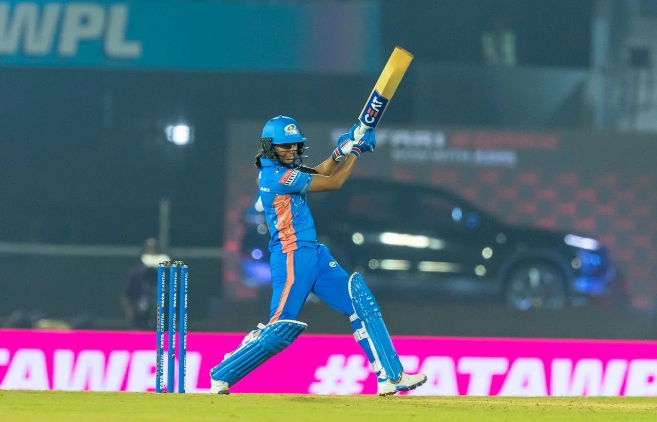 Harmanpreet Kaur in action for MI [WPLT20]