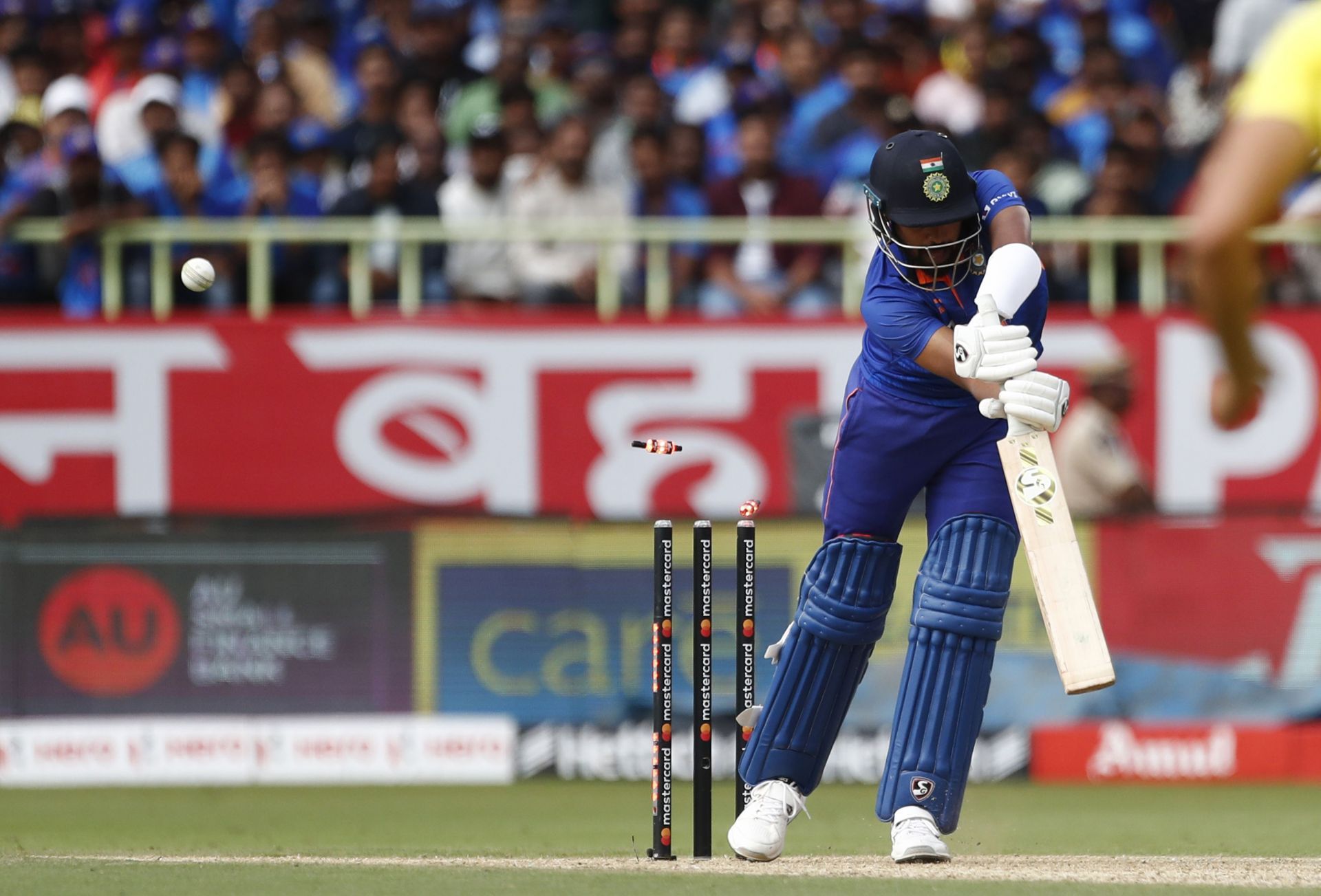 Mohammed Siraj is cleaned up by Mitchell Starc. (Pic: Getty Images)