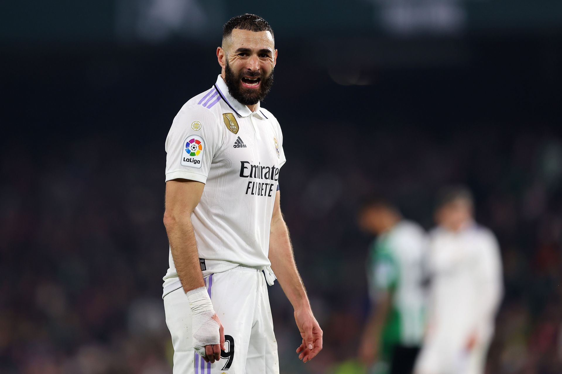 Karim Benzema has agreed to continue his stay at the Santiago Bernabeu.