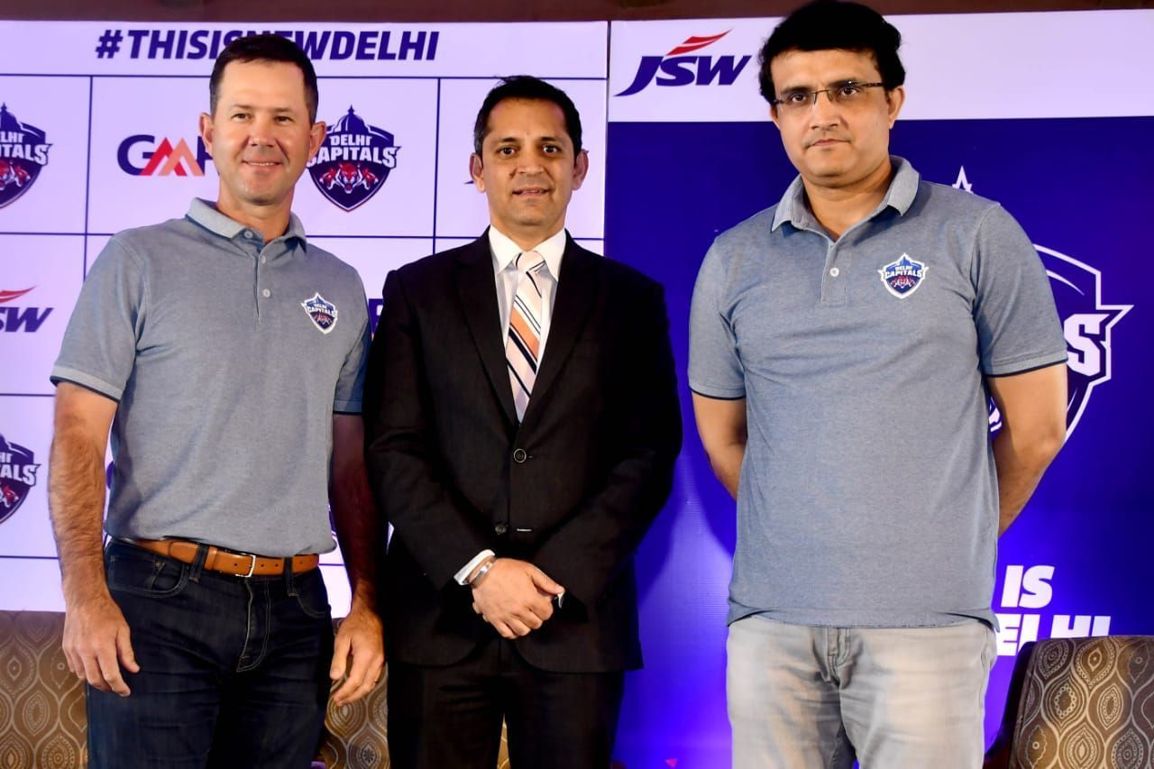 Dhiraj Malhotra (centre) with Ricky Ponting (left) and Sourav Ganguly. (Credits: Twitter)