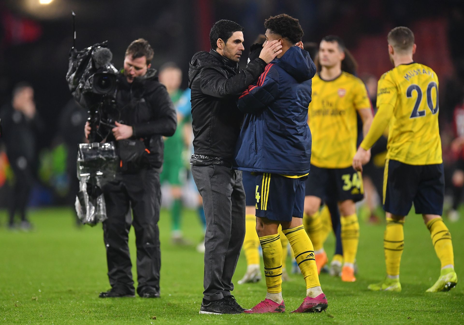 Mikel Arteta praises Reiss Nelson.