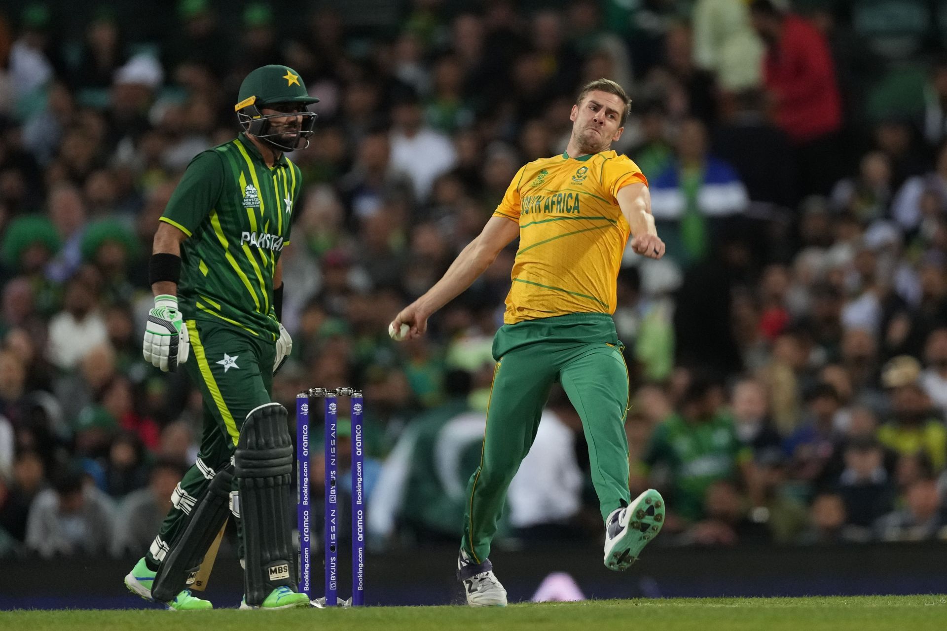 Anrich Nortje bowls during the 2022 ICC Men's T20 World Cup. (Pic: Getty Images)