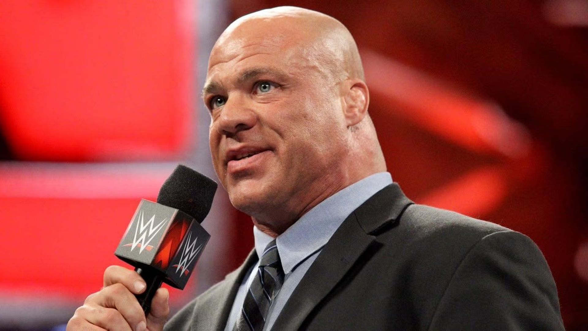Kurt Angle praises a top WWE Superstar.
