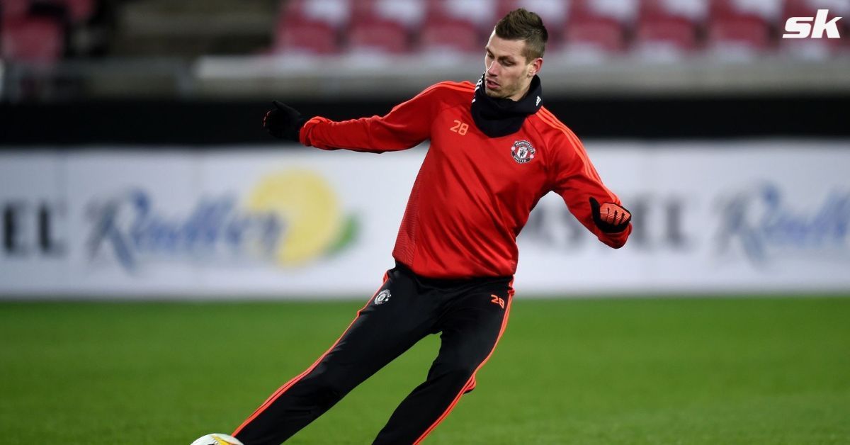 Manchester United move was at the wrong time, says Schneiderlin