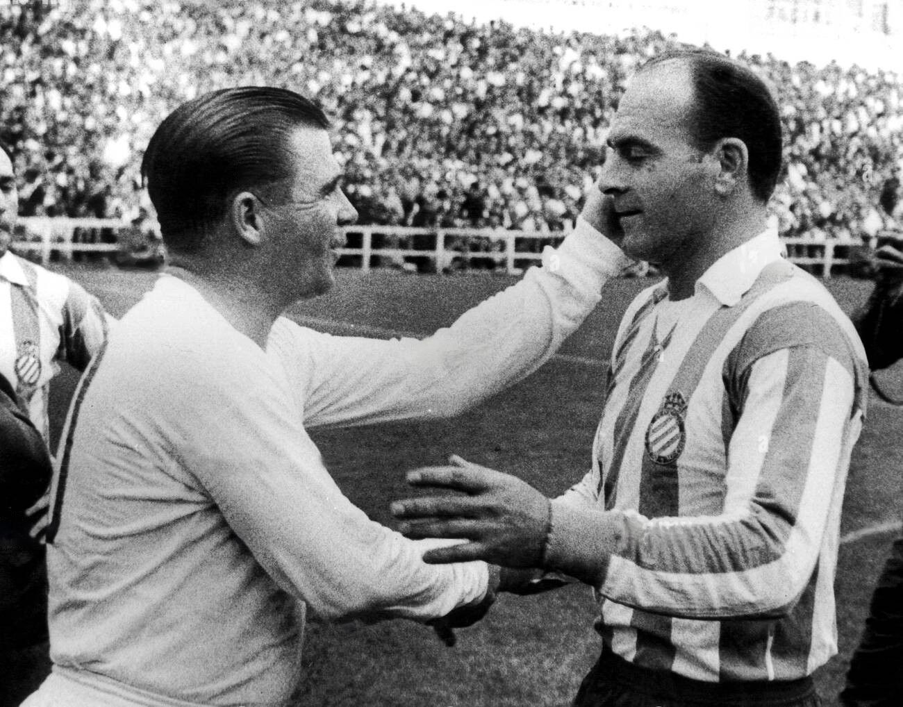 Alfredo Di Stefano vs Ferenc Puskas; Who was the better player?