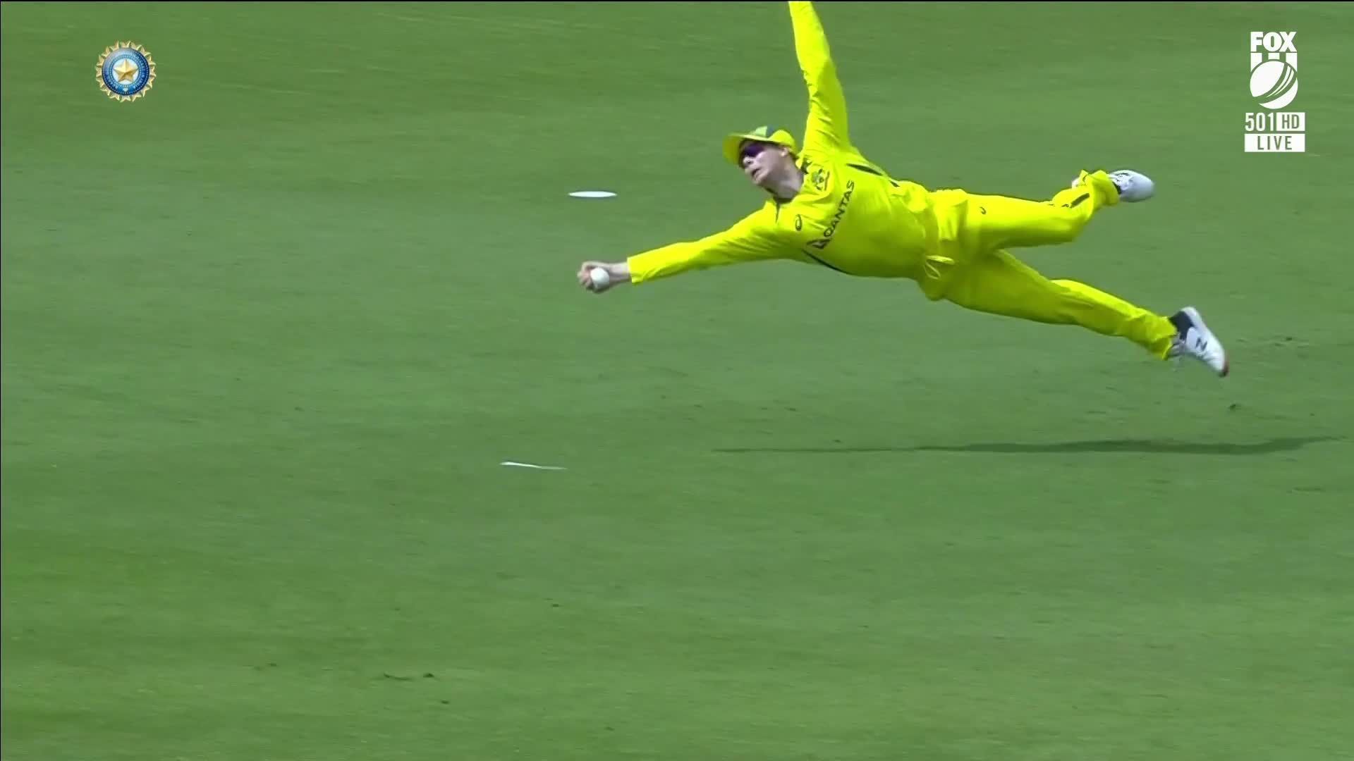 Steve Smith takes the catch. (Credits: Twitter)
