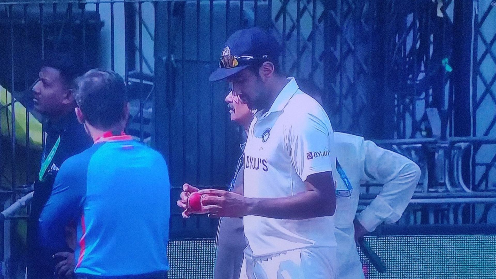 Ashwin trying to study the difference between the first ball and the changed ball after the game. (P.C.:BCCI)