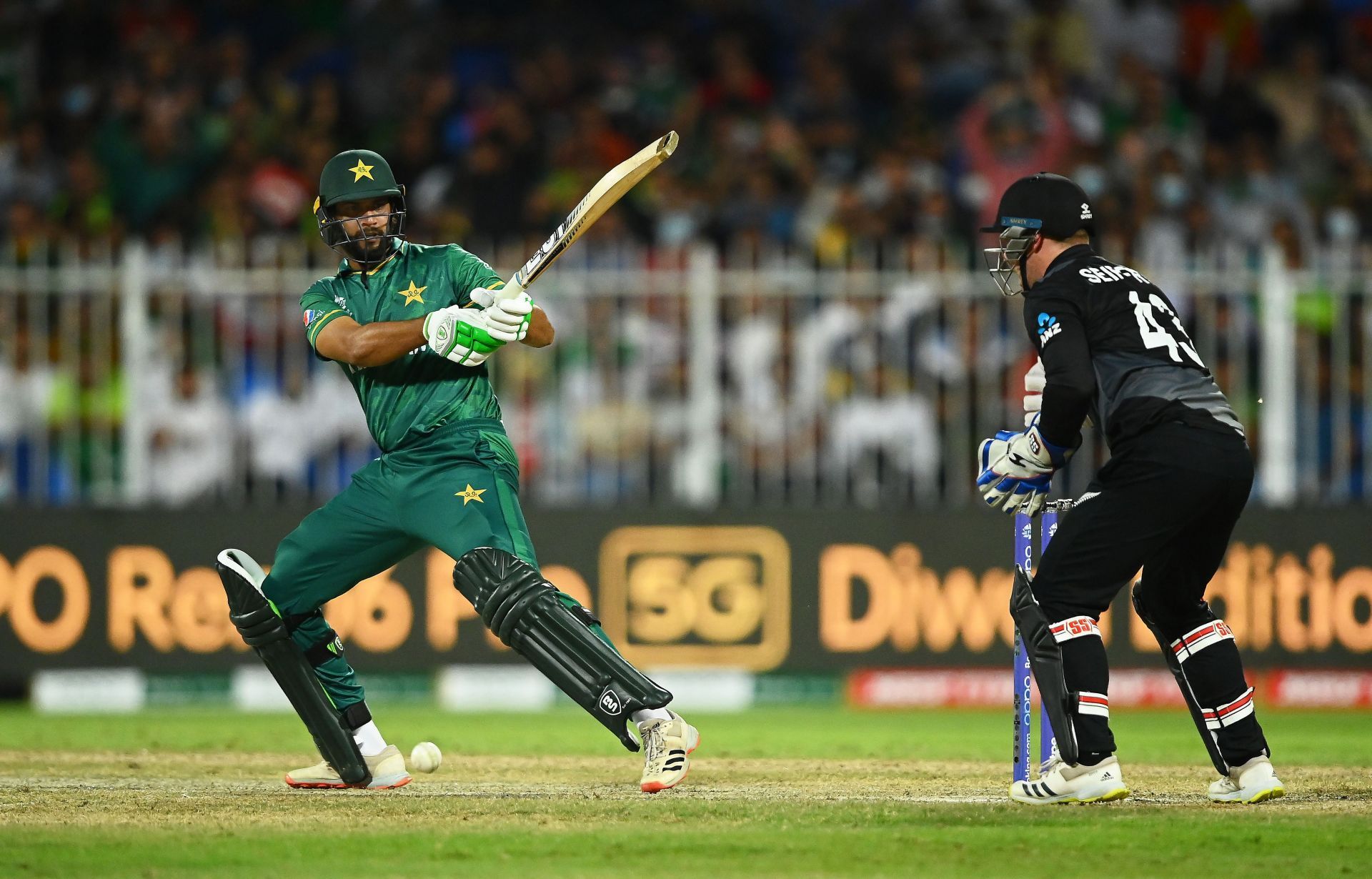 Imad Wasim batting. (Image Credits: Getty)