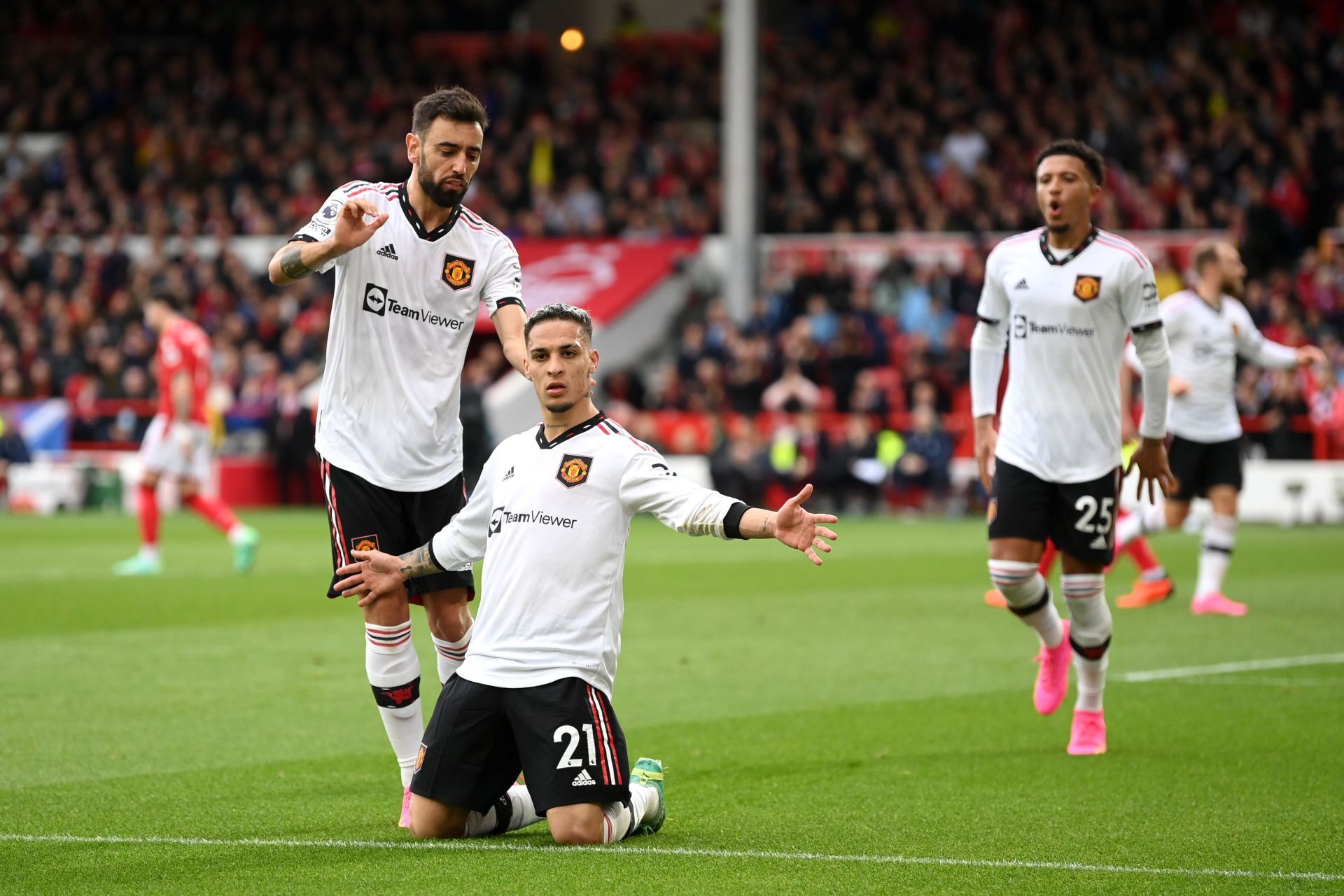 Nottingham Forest v Manchester United - Premier League